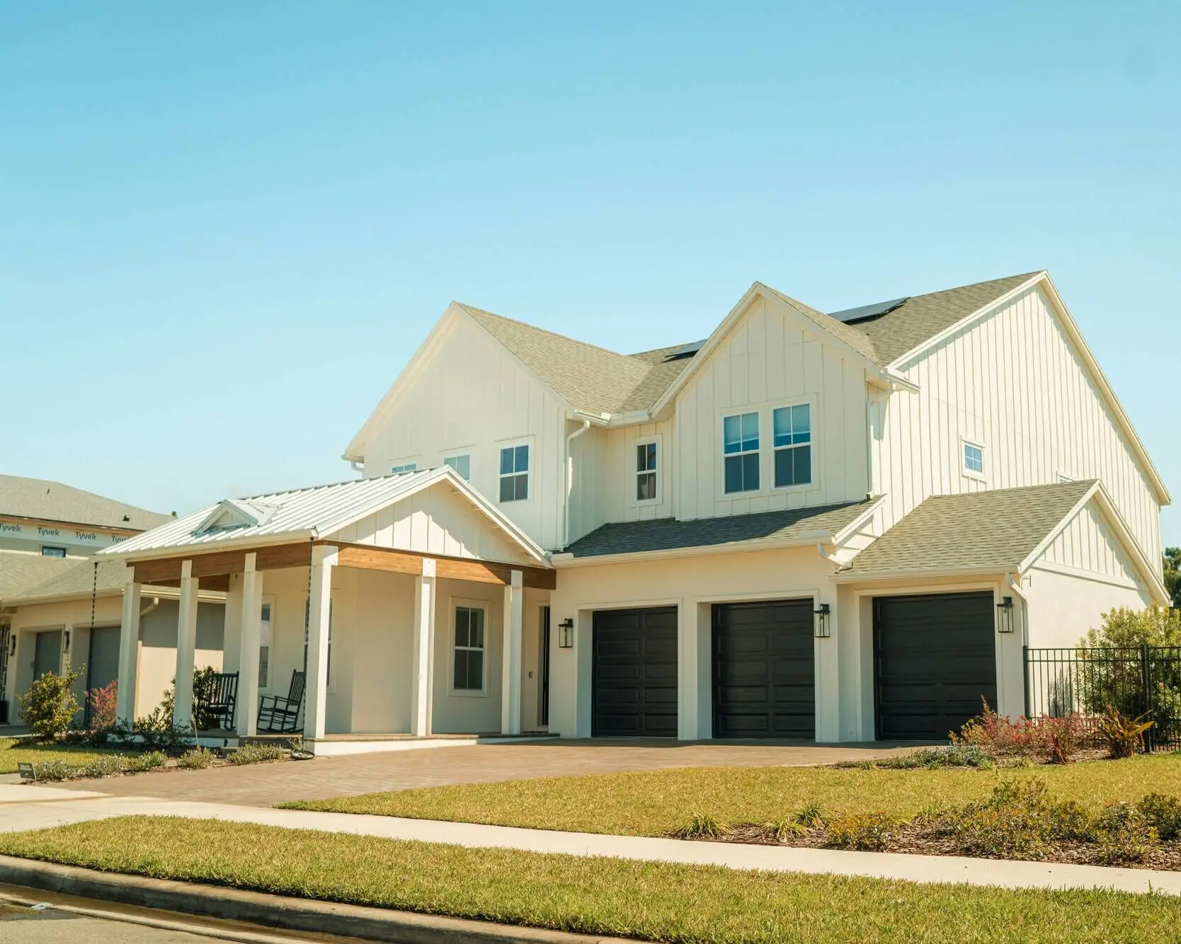 premium custom home construction exterior1